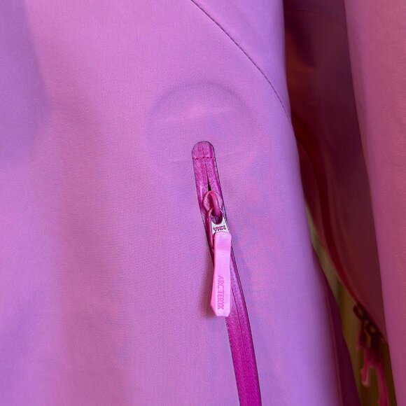 Rose-red Arc'teryx Durable Waterproof Jacket/Ski Suit - Picture 4 of 9